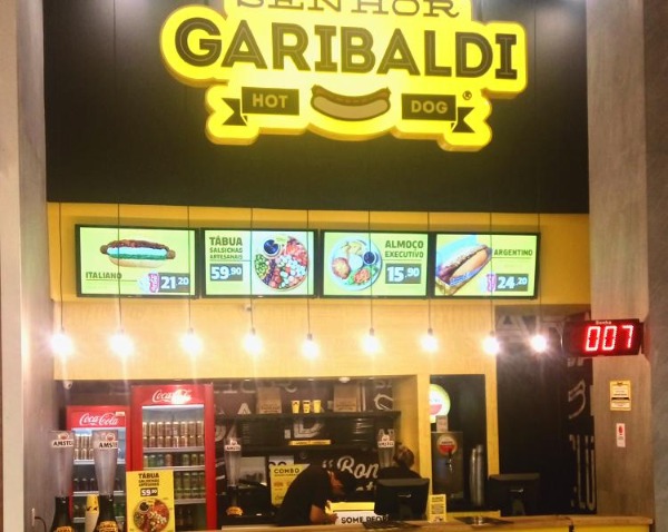 Sr. Garibaldi Hot Dog